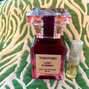 TOM FORD Lost Cherry Decant
2 mL sample glass spray!